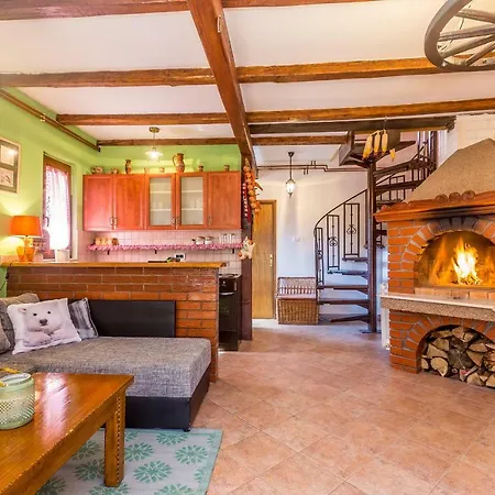 Kuca Za Odmor Villa.ris Chalet Lokve